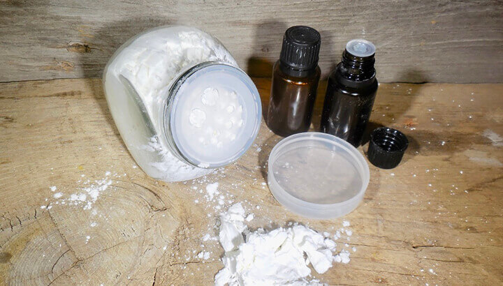 DIY Medicated foot powder Feature Photo