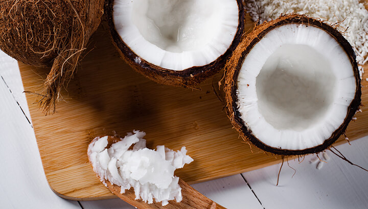 A pesquisa mostrou que o óleo de coco pode ajudá-lo com problemas de tireóide.
