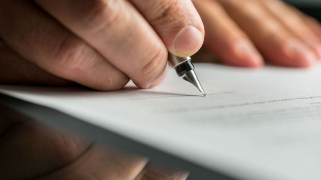 Signing business contract