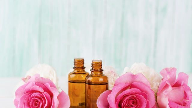 Essential aroma oil