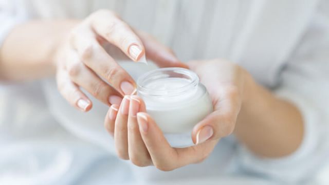 hand-moisturizer