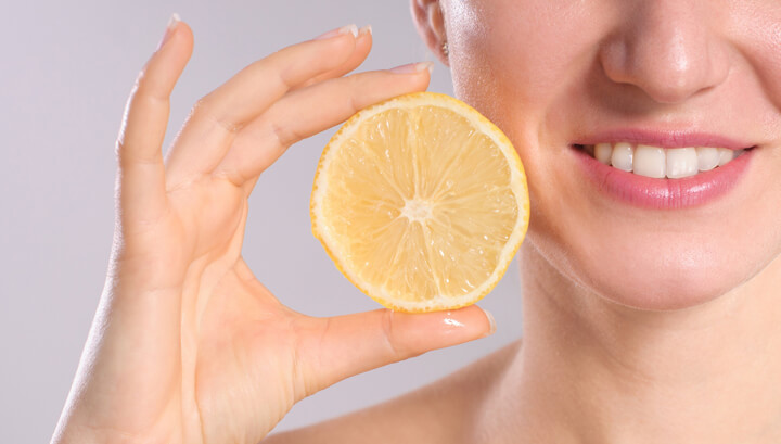 lemons-can-whiten-teeth - The Alternative Daily