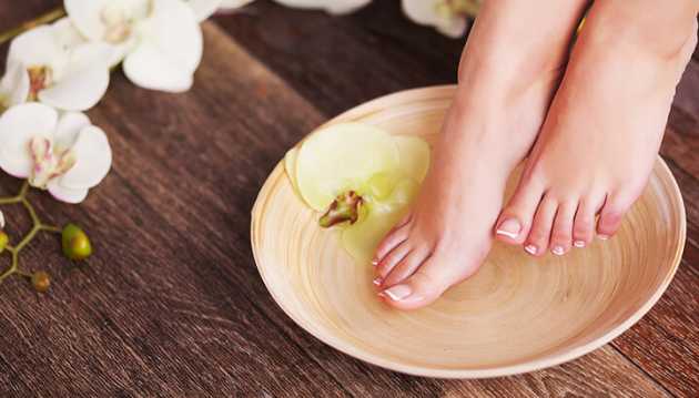 5 Reasons To Put Essential Oils On The Soles Of Your Feet