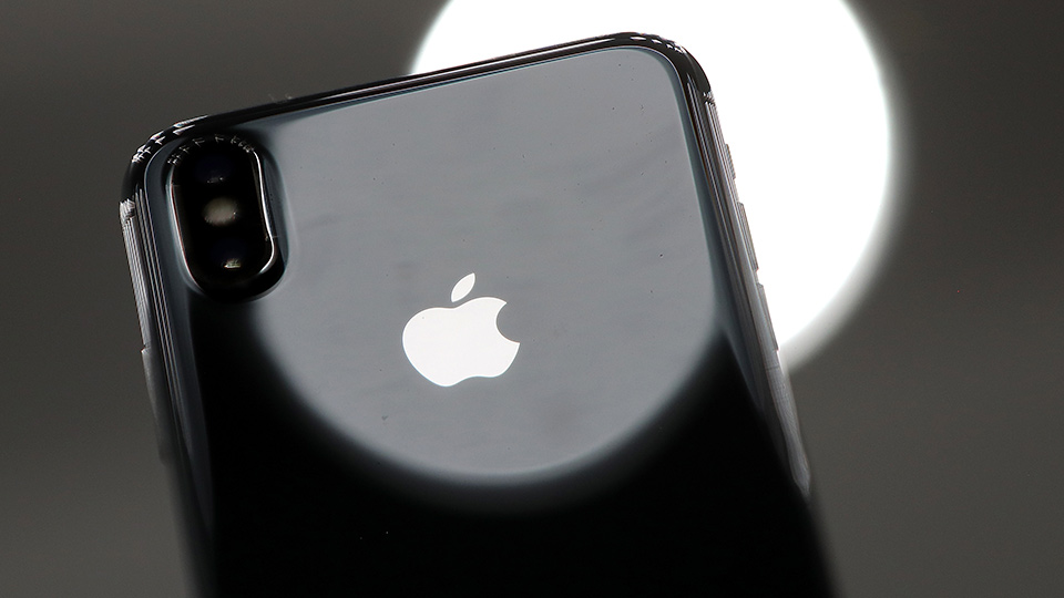 7 Reasons Why I Think The iPhone X Is A Total Rip-Off