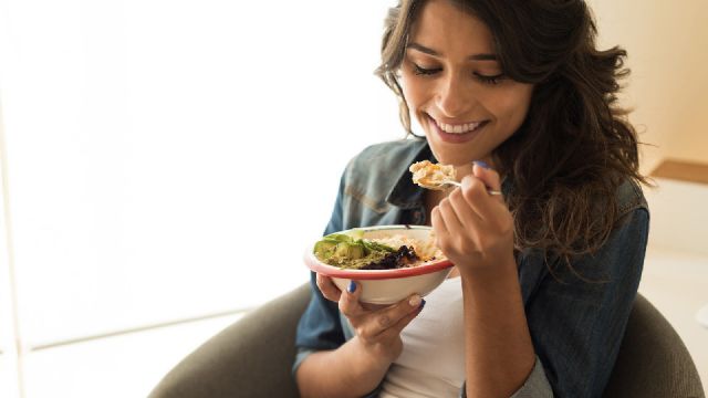 weightlossdilemmagrazingalldayorthreemainmeals_960x540