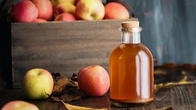 Apple Cider Vinegar with Fresh Apples