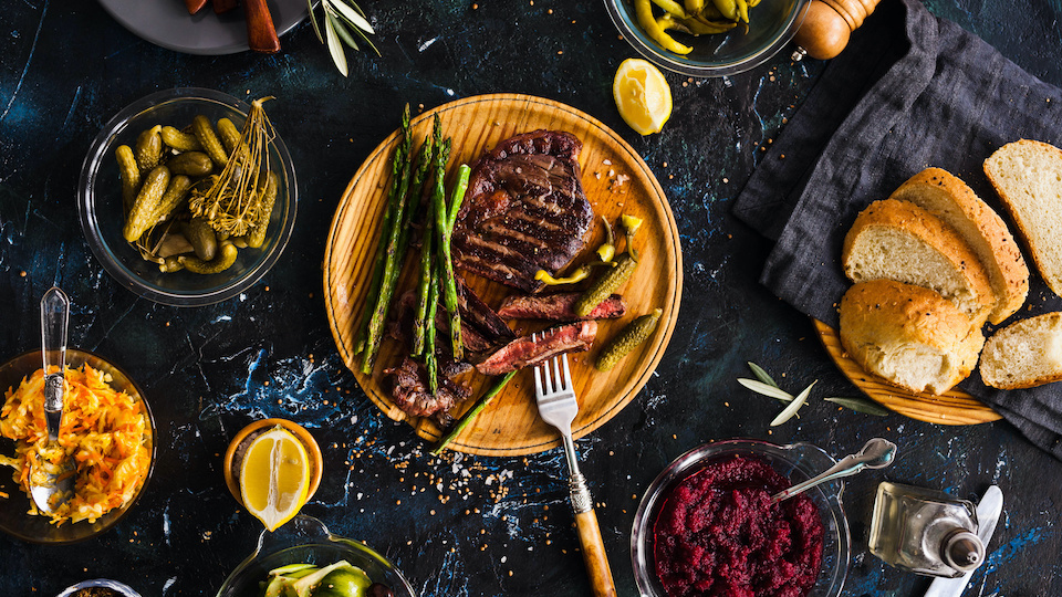 This is What Happens if You Eat Your Dinner at the Wrong Time