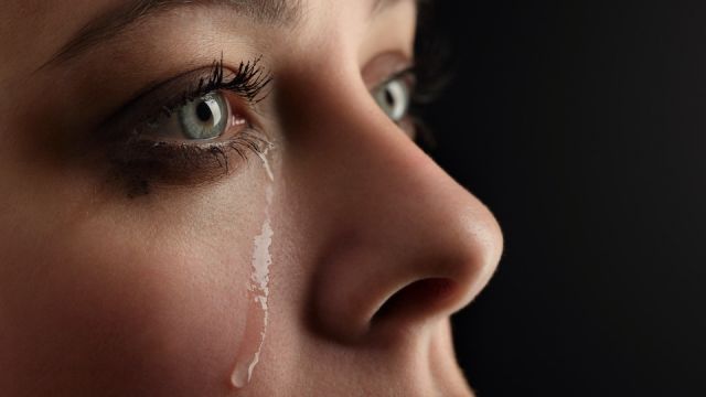 beauty girl cry